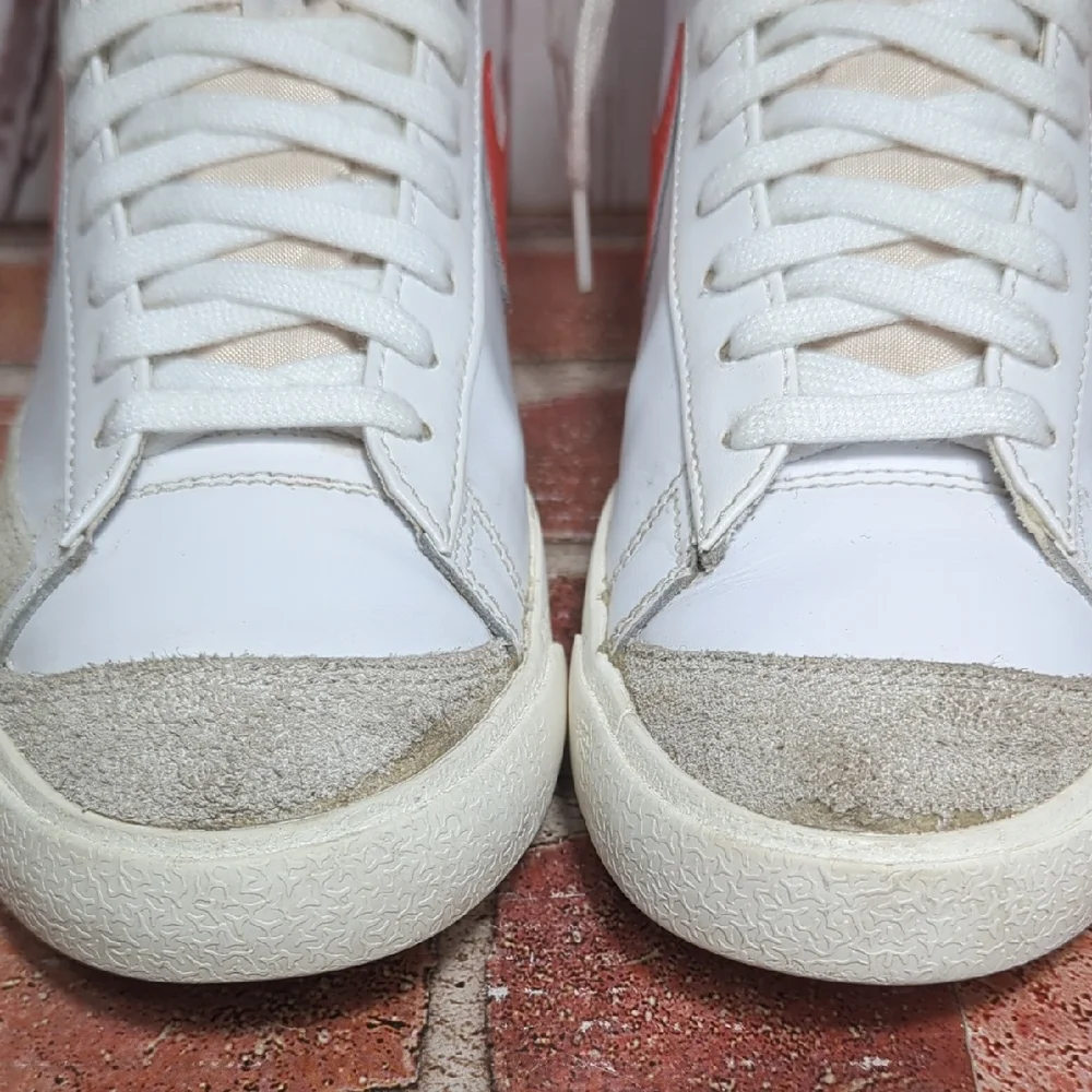 NIKE Sail White Blazer Mid 77 Habanero Red Logo High‎ Top Sneaker Women's 9.5